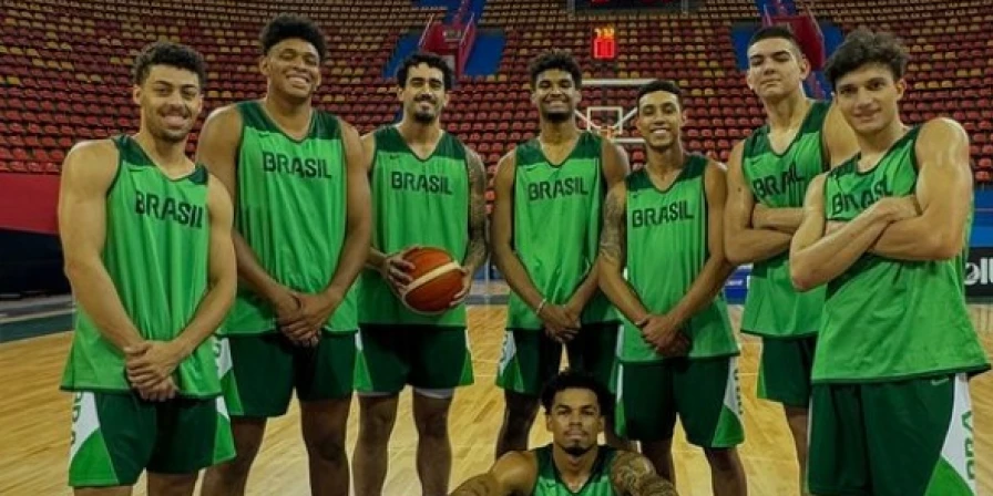 Jogadores da Seleção Brasileira antes do duelo com o Panamá