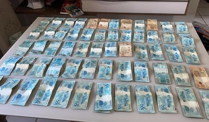 Operação Bazófia apreende dinheiro em residências de investigados no MA e PI. (Foto: Divulgação/Polícia Federal)