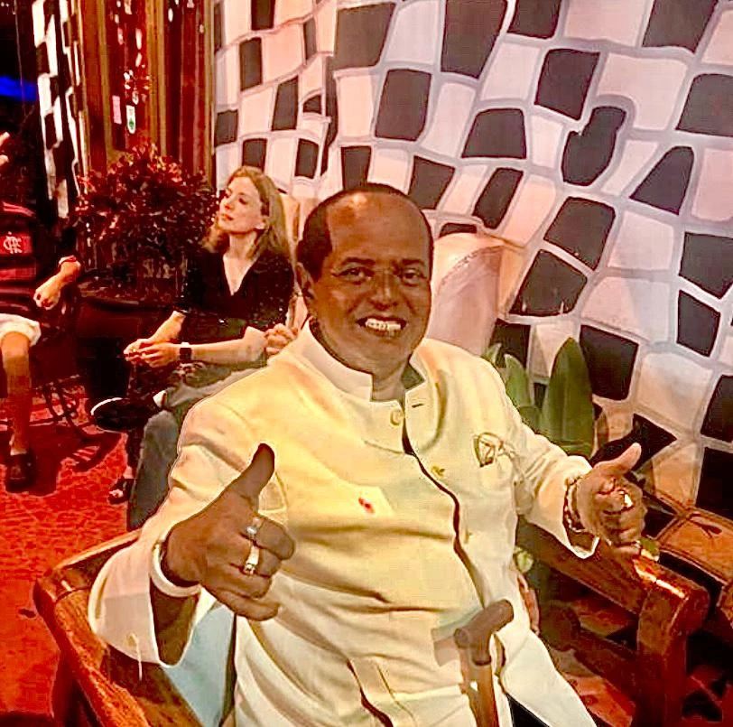 O numeroso grupo de amigos desta cidade que tinham especial carinho pelo maranhense (foto) José de Ribamar Viégas da Silva (também conhecido pelas alcunhas de “Cabeça” ou “Senador Viégas”) sofreram um duro golpe esta semana com a morte desse bom e alegre amigo, ocorrida em Brasília, onde o corpo foi sepultado ontem