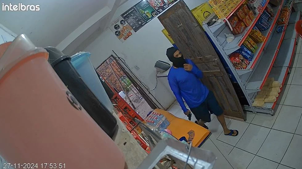 Assaltante causa pânico em bar. (Foto: Divulgação)
