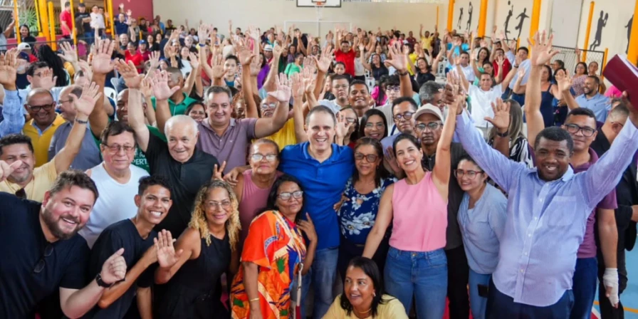 Edivaldo reuniu amigos, parentes e apoiadores para anunciar candidatura