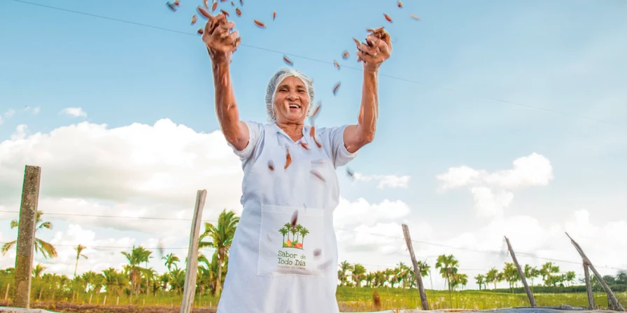 Mulheres Mãos de Fibra vem mostrando a força e a criatividade das mulheres quebradeiras de coco do Maranhão.