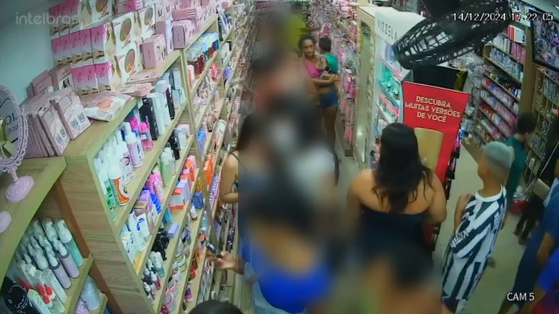 Mulher é esfaqueada dentro de loja. (Foto: Divulgação)