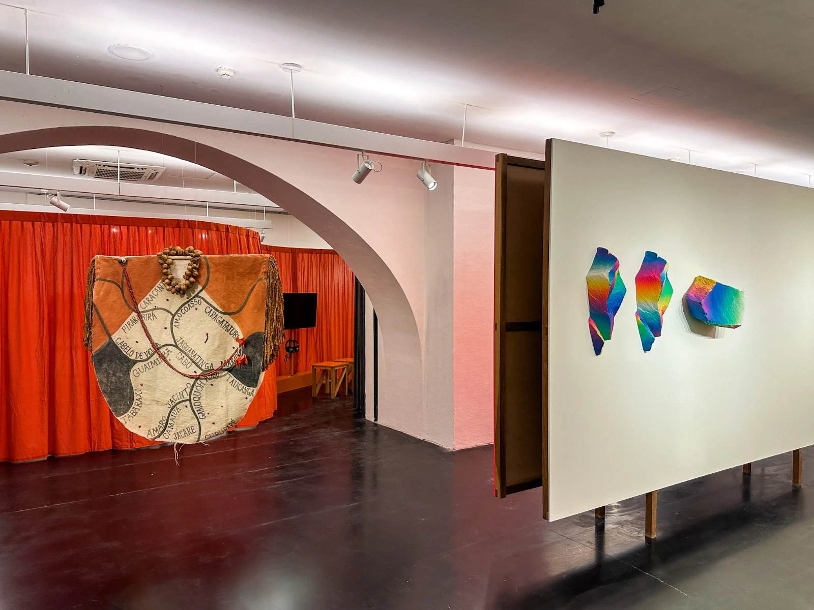 As itinerâncias levam a Bienal para diferentes regiões do Brasil. “A itinerância segue a 1ª Bienal das Amazônias. (Foto: Divulgação)