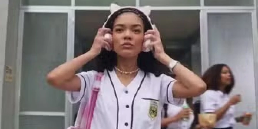 Tati (Bia Santana)