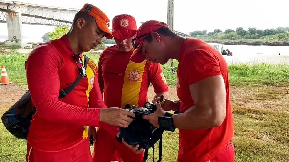 O trabalho de resgate envolve 29 mergulhadores. (Foto: reprodução)
