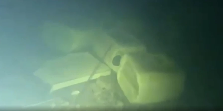 Tanques foram encontrados por mergulhadores.