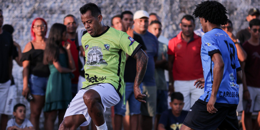 Marcelinho Paraíba foi um dos astros do Jogo do Bem em Humberto de Campos. (Divulgação)