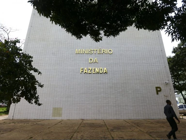 O Governo Central reúne Tesouro Nacional, Previdência Social e Banco Central.