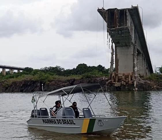 Buscas submersas são temporariamente interrompidas. (Foto: Divulgação/Marinha do Brasil)