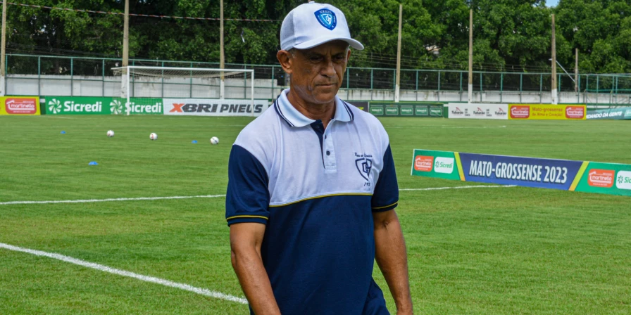 Bernardo Gomes, técnico do Viana.