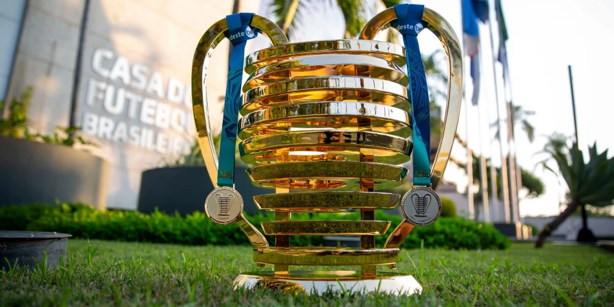 Troféu da Copa do Nordeste.