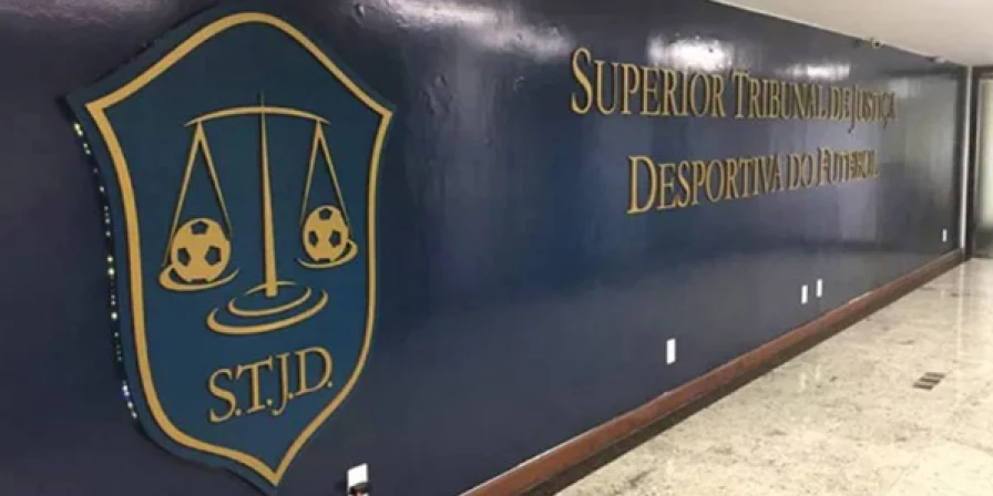 As súmulas das partidas confirmam que o atleta foi relacionado nos quatro jogos, porém na partida contra o Athletic, não consta a entrada de Yuri na partida.