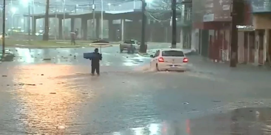 Chuva provocou alagamentos e transtornos em vários pontos da Grande São Luís.