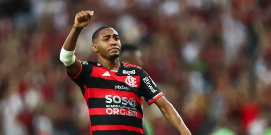 Lorran pode ser deslocado para formar fio de ataque