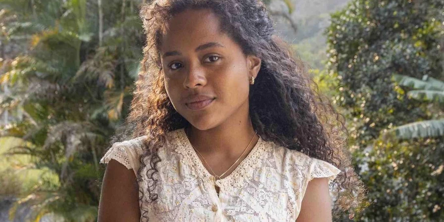 Beatriz aceita o convite de Sérgio.