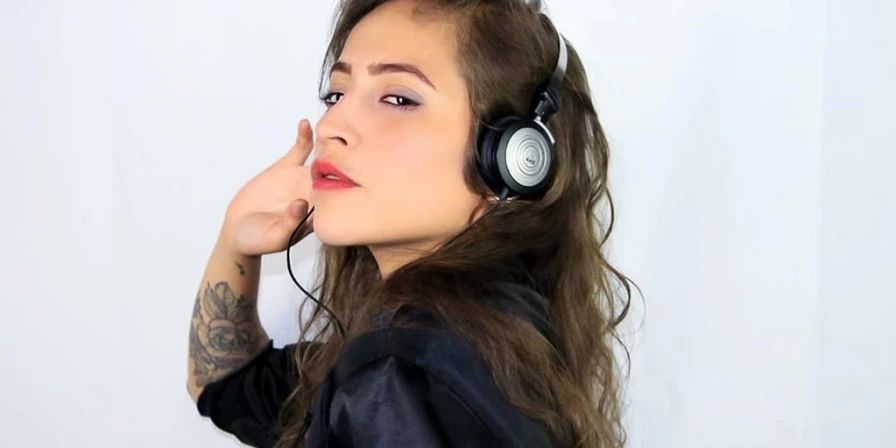 A festa contará com a presença da DJ SAKRATHA, diretamente de Imperatriz-MA.