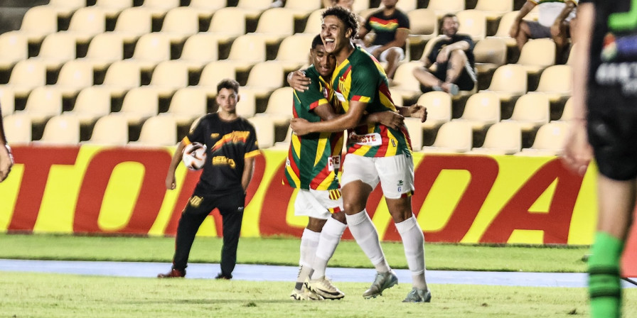 Sampaio vence confronto direito e mantém liderança isolada. (Ronald Felipe / Sampaio Corrêa FC)