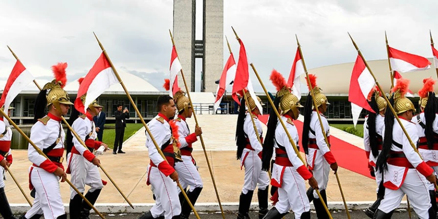 Antes de sessão em plenário, haverá cerimônia oficial do lado de fora da Casa