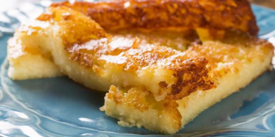 Bolo de tapioca rápido e fácil.