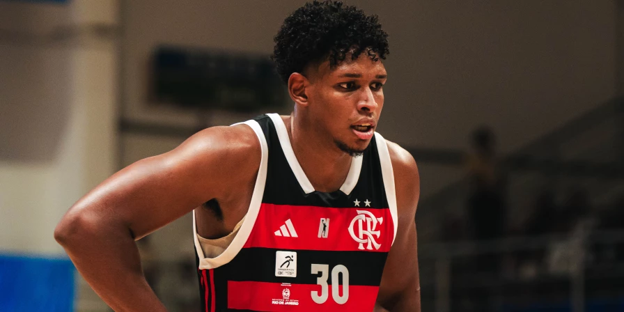 O pivô maranhense Ruan Miranda sagrou-se campeão da Copa Super 8 pelo Flamengo.