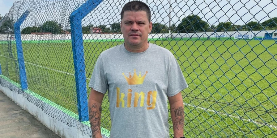 Celinho Valentim retornou ao Estádio Djalma Campos para acompanhar o jogo entre Viana e IAPE, mas negou acerto com o Leão da Baixada.
