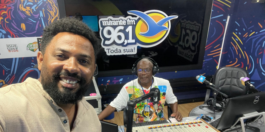 Diego Reis lançando EP no Plugado, na Mirante FM (Divulgação)