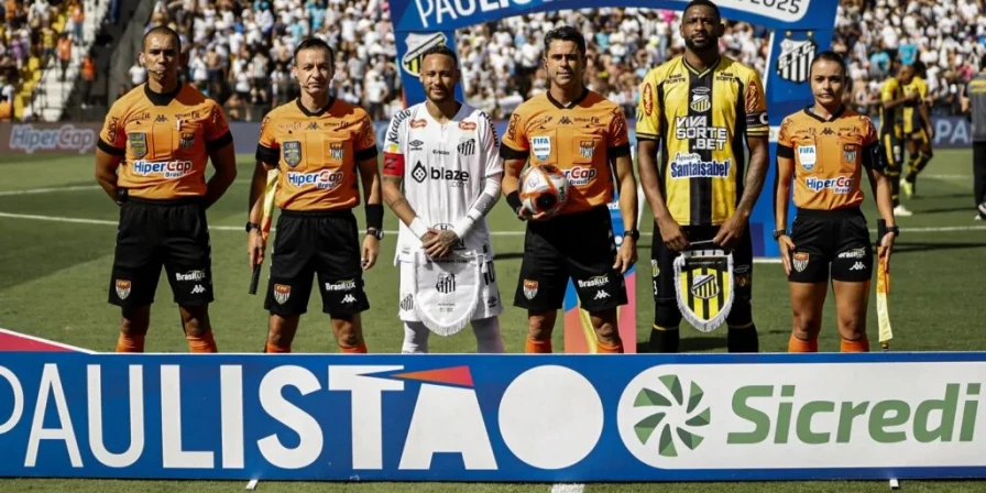 Neymar estreou como titular