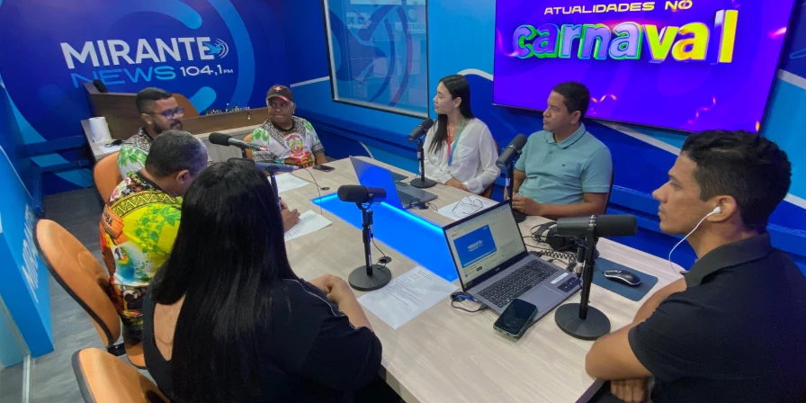 Banda Bandida e Bloco Tradicional Tropicais do Ritmo durante entrevista.