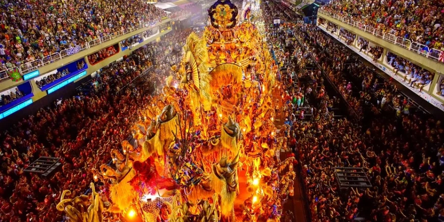 Desfile das escolas de samba do Rio ganham mais uma noite