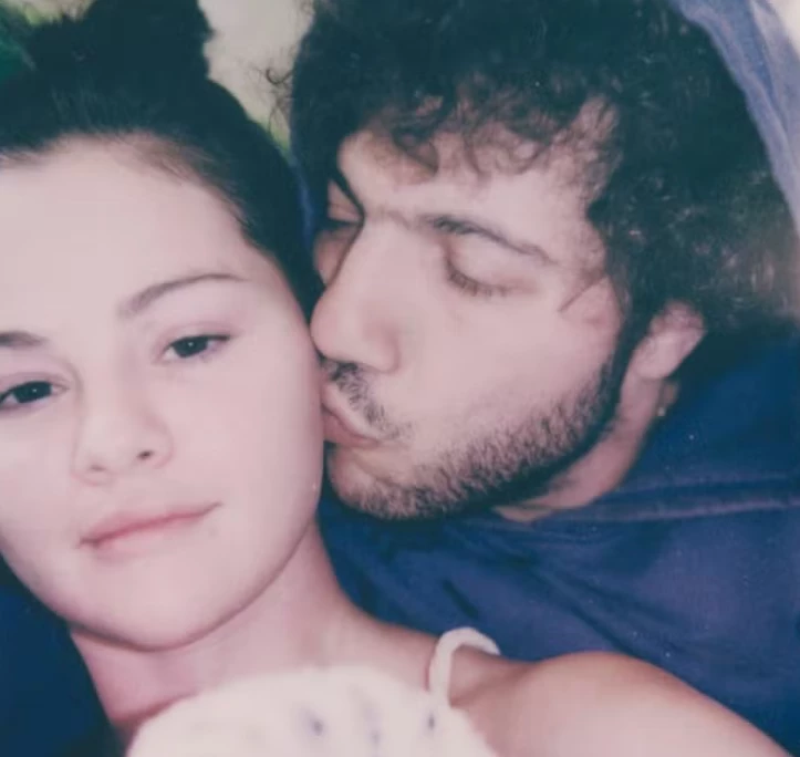 Selena Gomez e Benny Blanco anunciam álbum juntos. (Foto: Reprodução/Instagram)