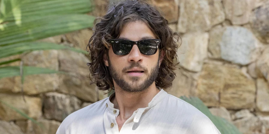 Mavi (Chay Suede)