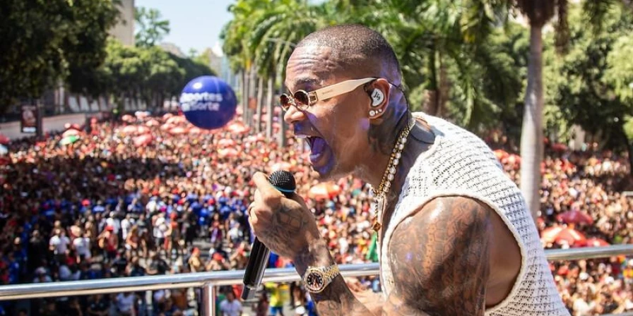 Léo Santana reuniu 200 mil pessoas no bloco