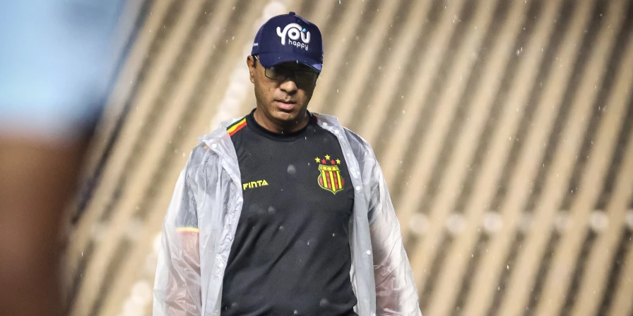 Felipe Surian tem 10 jogos nesta temporada, com quatro vitórias, três empates e três derrotas