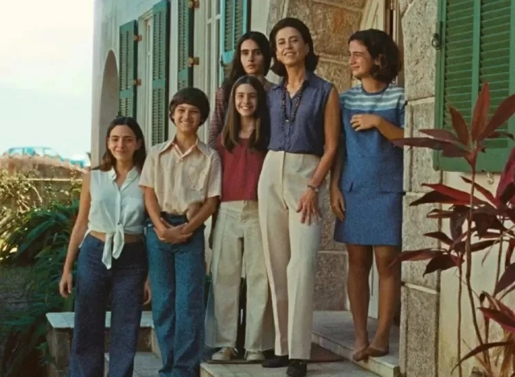 Produção brasileira ainda concorre como melhor filme internacional e melhor atriz, com Fernanda Torres.