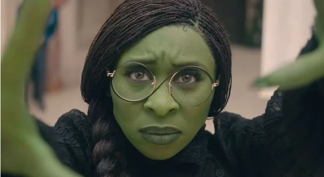 Cynthia Erivo vive 'Elfaba' em Wicked. (Foto: Divulgação/Wicked)