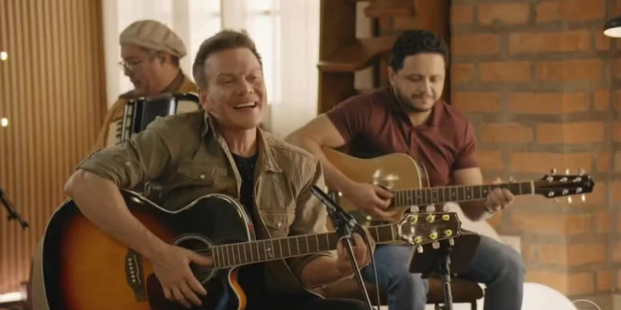 O cantor do hit "Ai Se Eu Te Pego" relembrou momentos de sua carreira e de sua vida.
