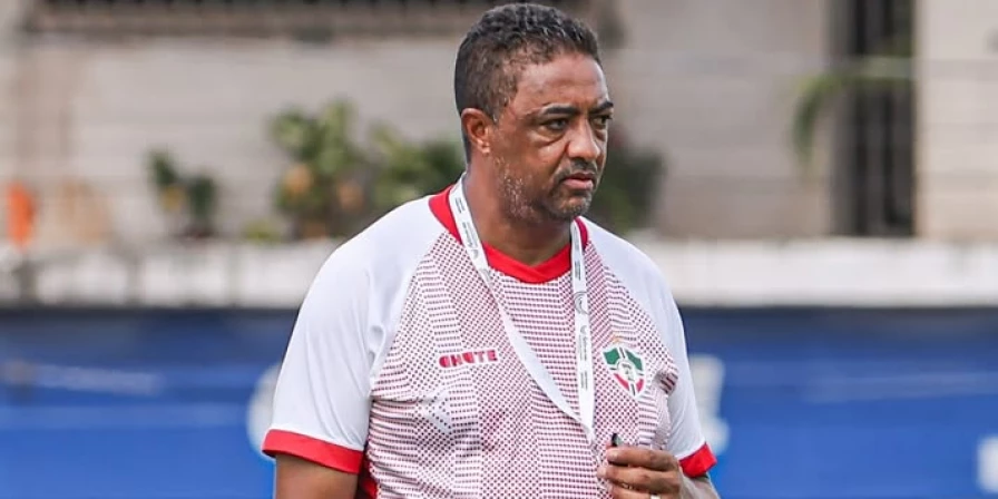 Vaguinho Santos, técnico do Pinheiro.