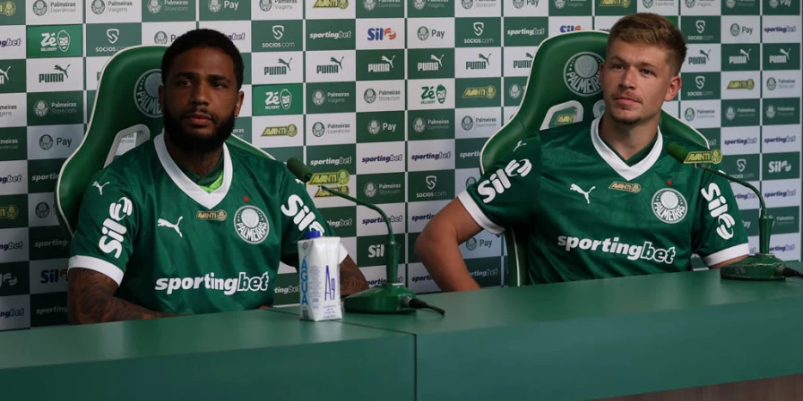 Micael e Bruno Fuchs, zagueiros do Palmeiras.