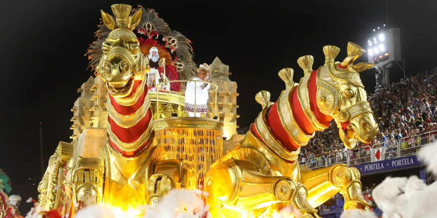 O regulamento da Liesa determina que o tempo de duração do desfile de cada escola de samba do Rio de Janeiro será de, no mínimo, 70 minutos e, no máximo, 80 minutos.