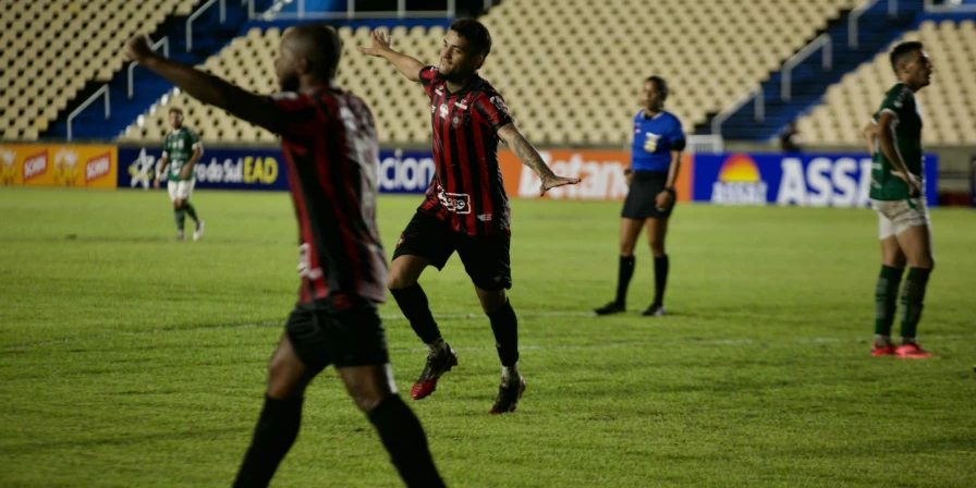 Moto vence a primeira na Copa do Nordeste e deixa a lanterna do Grupo A.