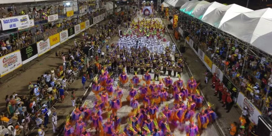 Desfile na Passarela do Samba em São Luís.