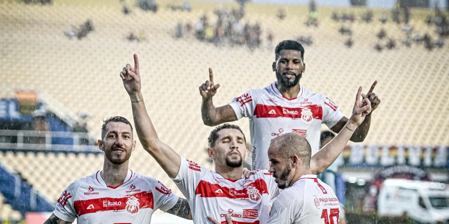 Com o resultado, "Cavalo de Aço" se consolida na liderança, com jogos a mais
