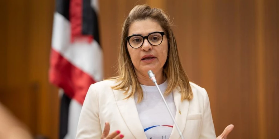 Deputada Claudia Coutinho