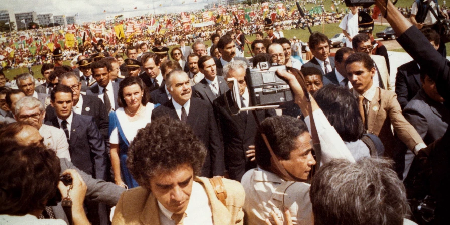 Sarney fez juramento ao tomar posse como presidente do Brasil