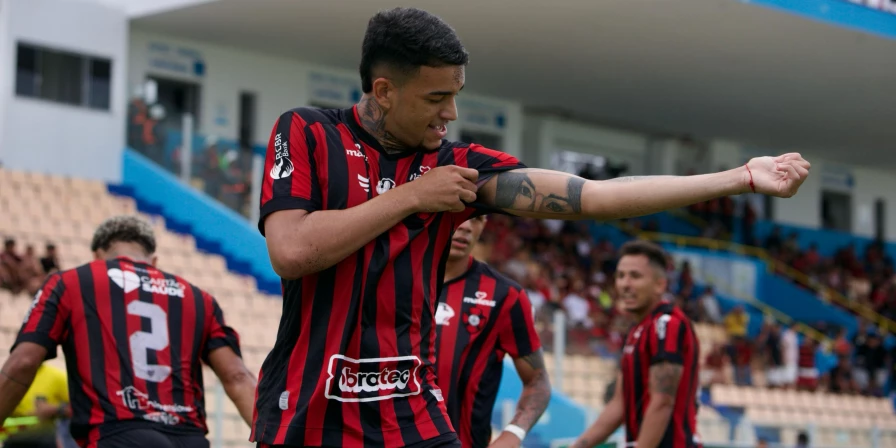 Jean fez o gol da vitóroa do Moto