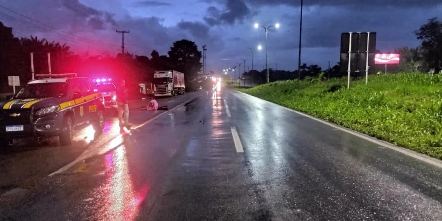 Ainda não há informações sobre o condutor do veículo envolvido no acidente.