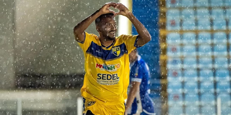 O IAPE derrotou o Tuntum em partida disputada no Estádio Nhozinho Santos.