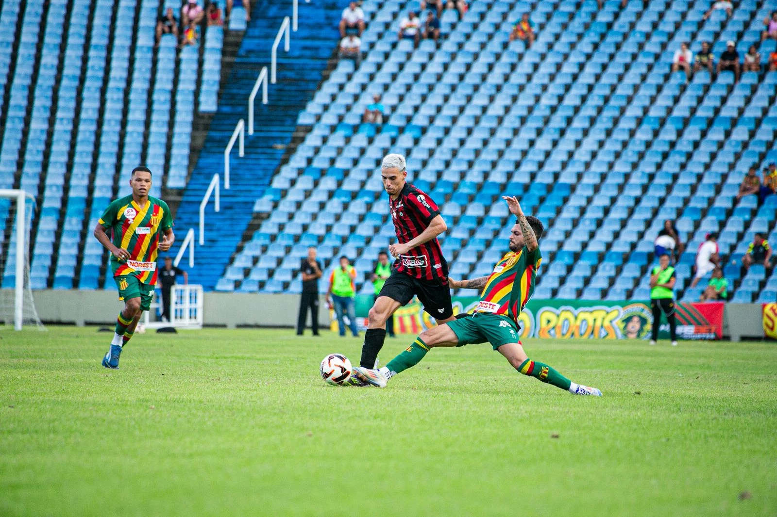 Jogo foi bastante disputado, com primeiro tempo melhor do Sampaio e segundo tempo de maior equilíbrio (Crédito: Ivan Santana)