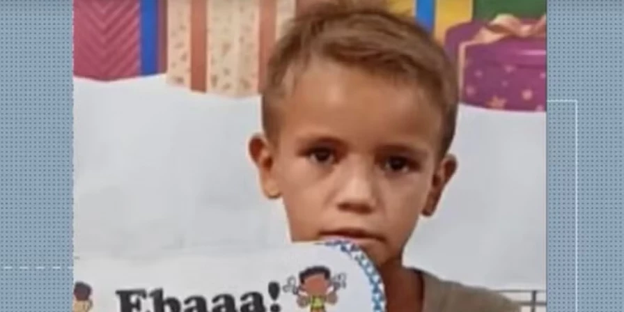 Arthur foi levado ao Hospital Municipal de Santa Luzia, mas, segundo os profissionais de saúde, já chegou à unidade sem vida.